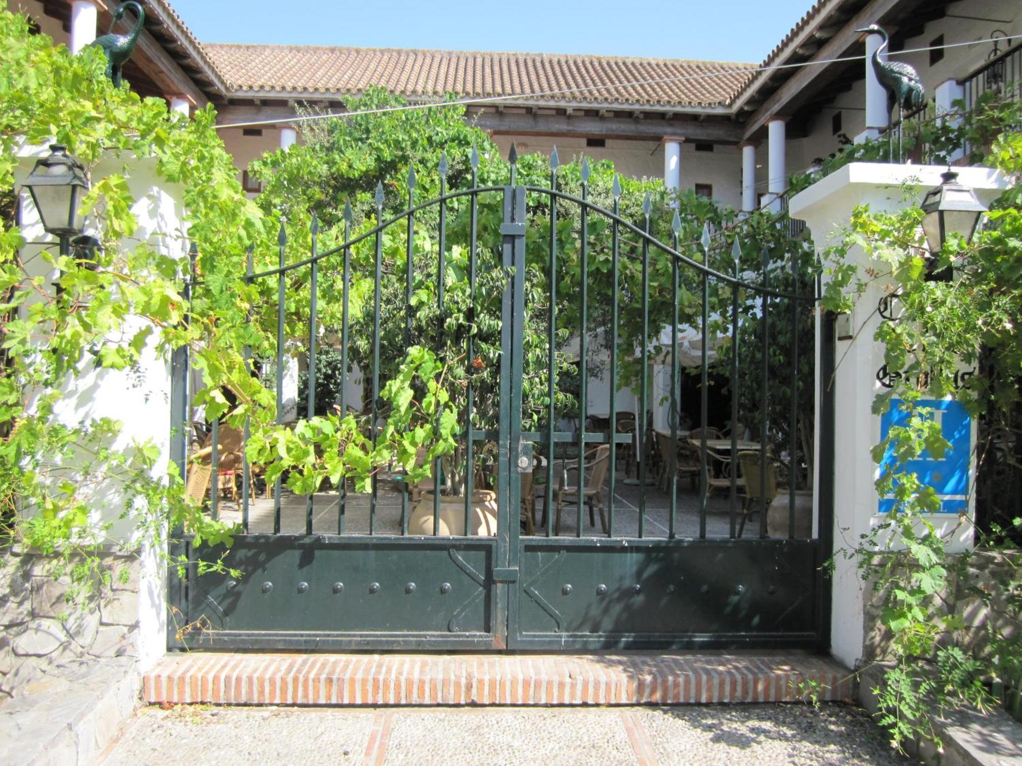 Hotel Cortijo Las Grullas Benalup-Casas Viejas Exterior photo